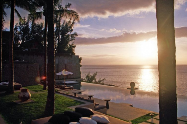 Villa dengan akses langsung ke pantai pribadi